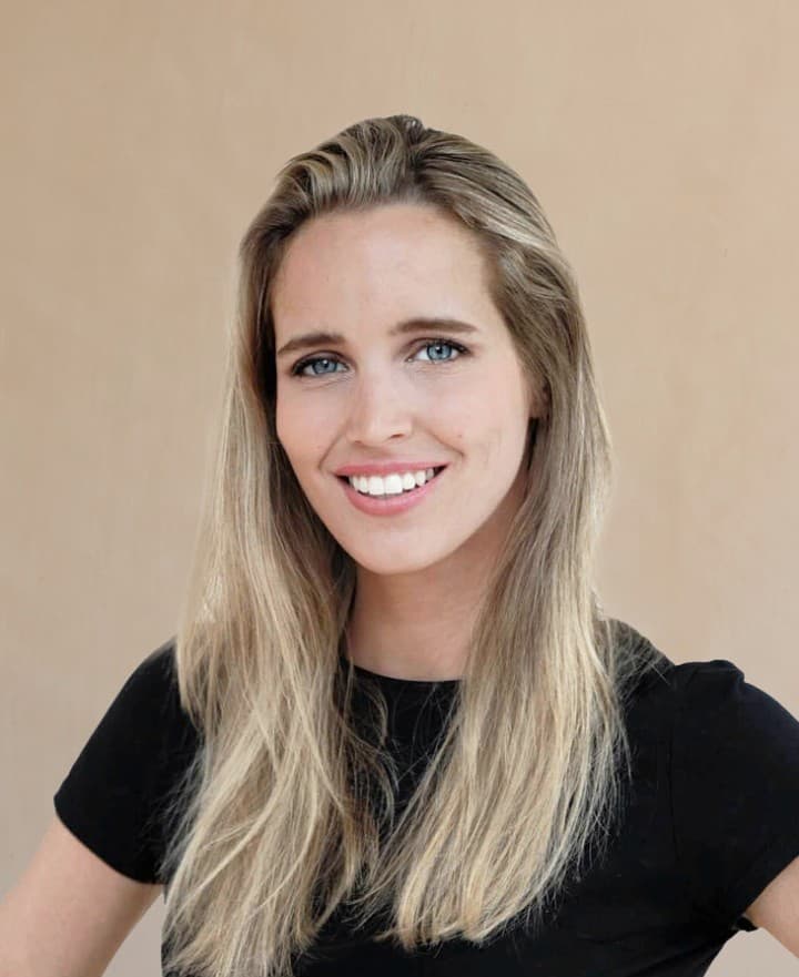 Julia Nasi | Napier Sterling